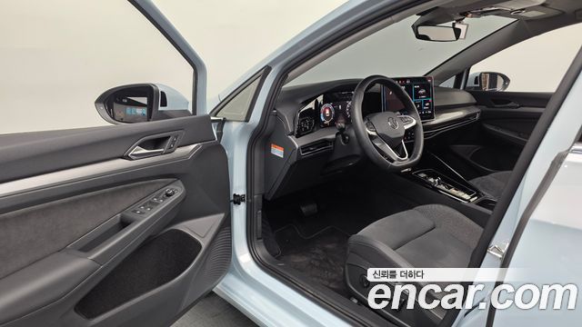 Volkswagen Golf 2025 — photo 13