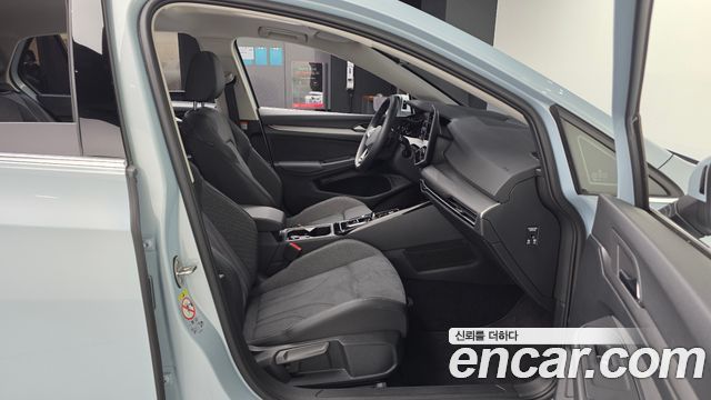 Volkswagen Golf 2025 — photo 17