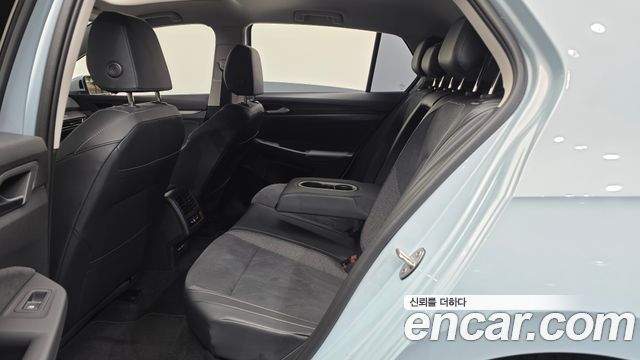 Volkswagen Golf 2025 — photo 18
