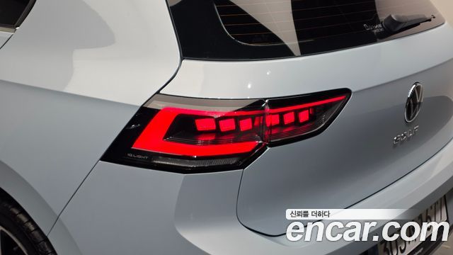 Volkswagen Golf 2025 — photo 9