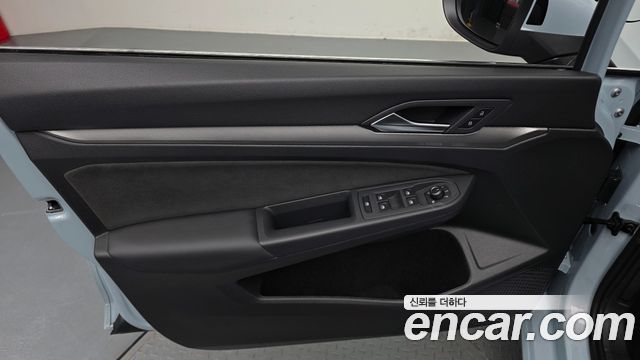 Volkswagen Golf 2025 — photo 14