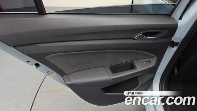 Volkswagen Golf 2025 — photo 15