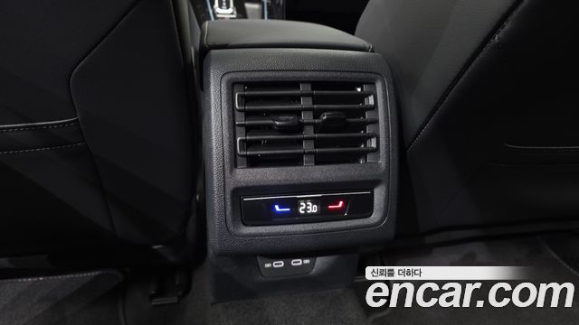 Volkswagen Golf 2025 — photo 29