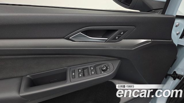 Volkswagen Golf 2025 — photo 32