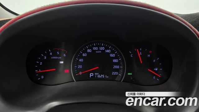 Kia Canival 2012 — photo 11