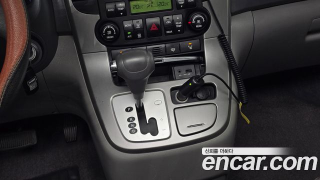 Kia Canival 2012 — photo 12