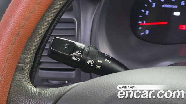 Kia Canival 2012 — photo 20
