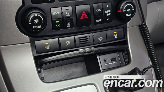 Kia Canival 2012 — photo 25