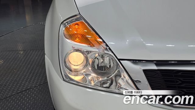 Kia Canival 2012 — photo 8