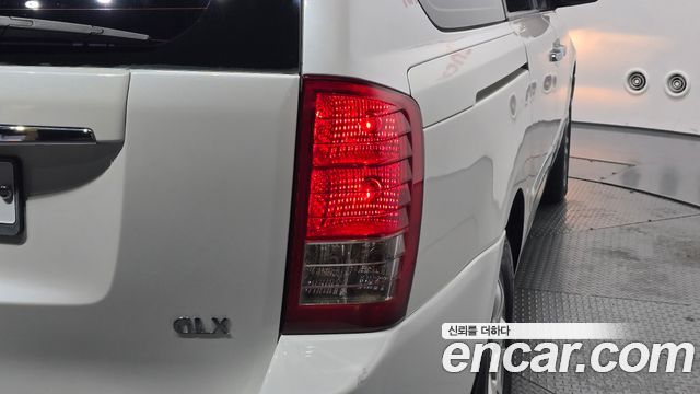 Kia Canival 2012 — photo 9