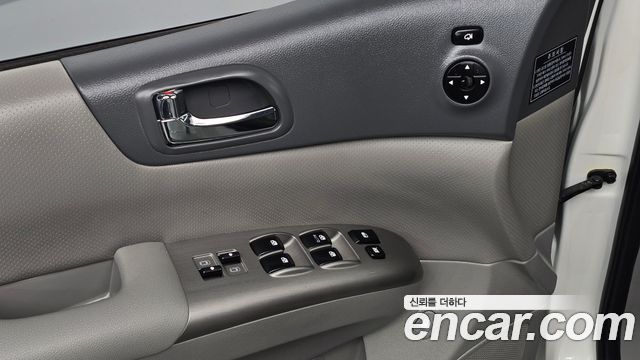 Kia Canival 2012 — photo 27