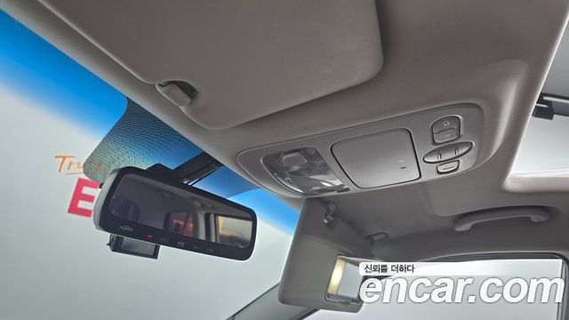 Kia Canival 2012 — photo 28