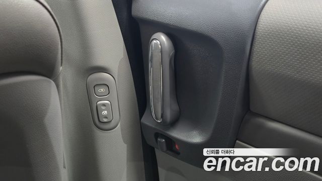 Kia Canival 2012 — photo 29