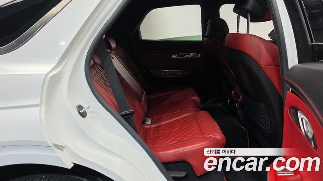 Genesis GV70 2022 — photo 17