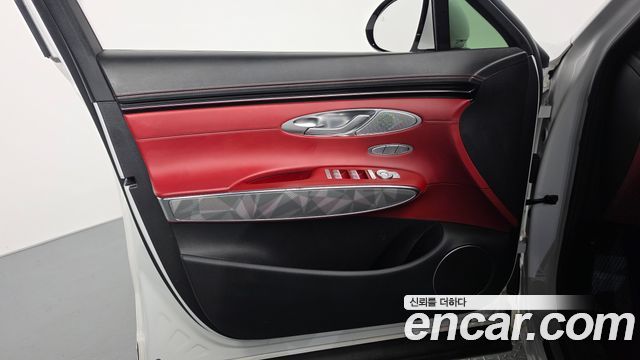 Genesis GV70 2022 — photo 14