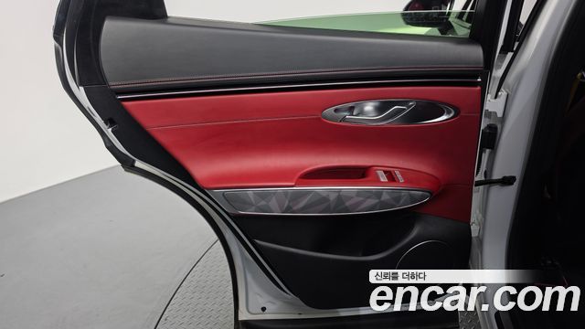 Genesis GV70 2022 — photo 15