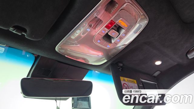 Genesis GV70 2022 — photo 27