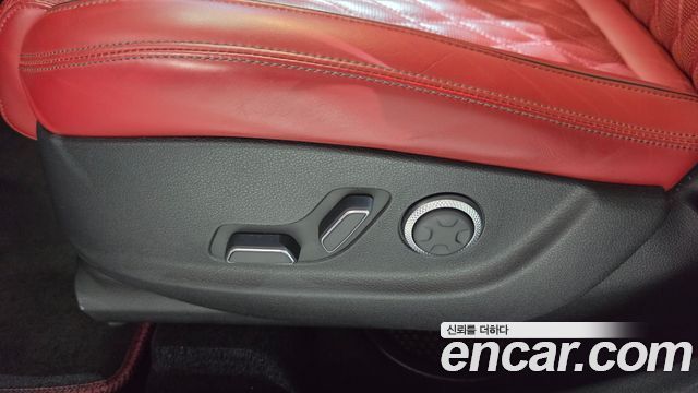 Genesis GV70 2022 — photo 33