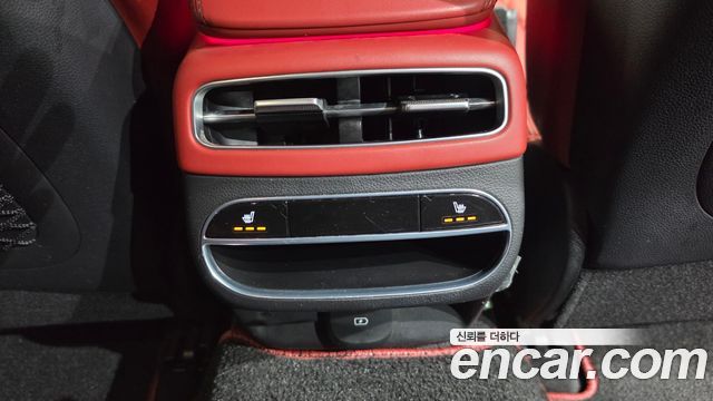 Genesis GV70 2022 — photo 41