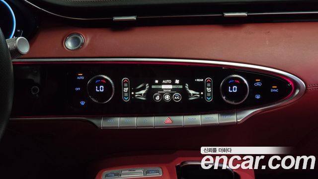 Genesis GV70 2022 — photo 42