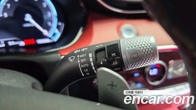 Genesis GV70 2022 — photo 45