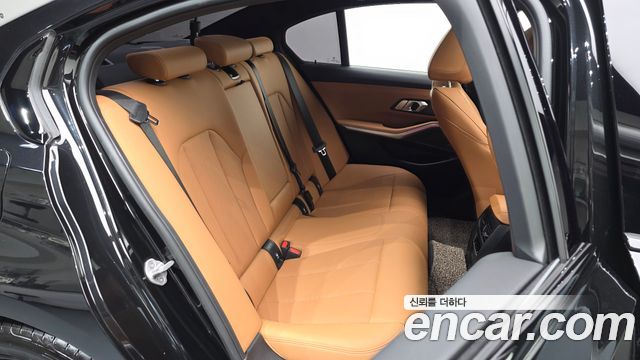 BMW 3-Series 2025 — photo 11