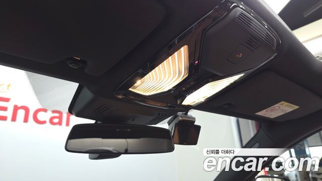 BMW 3-Series 2025 — photo 18