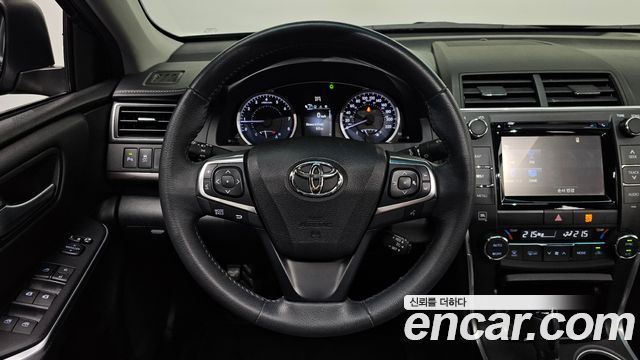 Toyota Camry 2015 — photo 13
