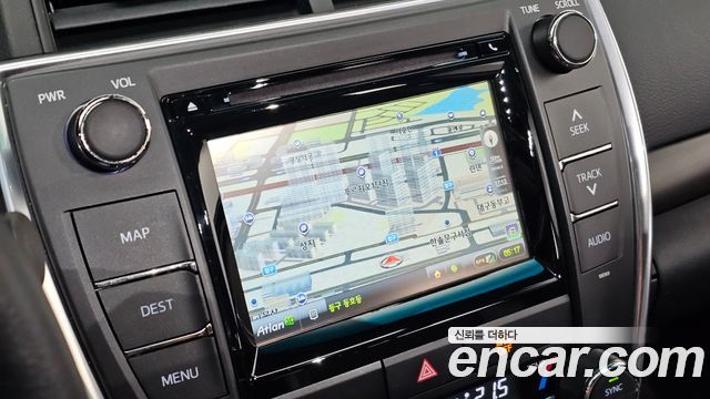 Toyota Camry 2015 — photo 16