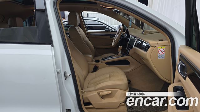 Porsche Macan 2015 — photo 11