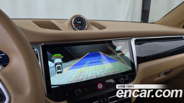 Porsche Macan 2015 — photo 15