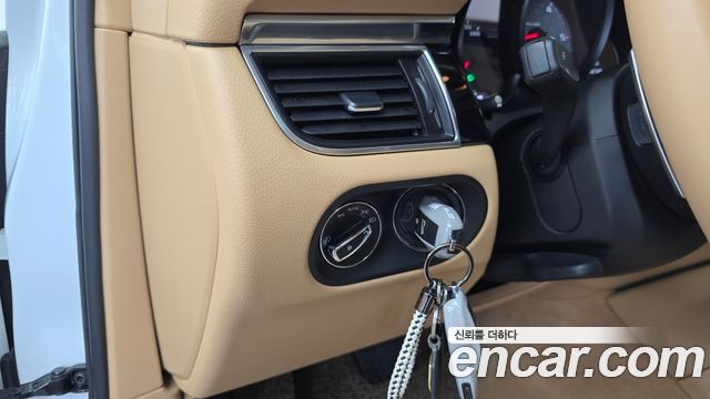 Porsche Macan 2015 — photo 16