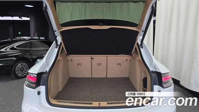 Porsche Macan 2015 — photo 20