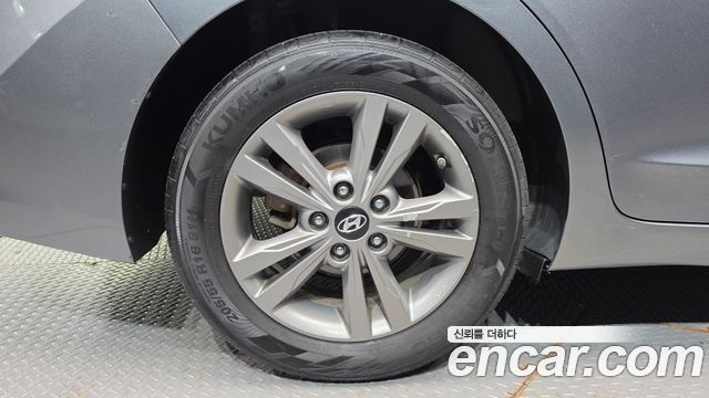 Hyundai AVANTE 2016 — photo 5