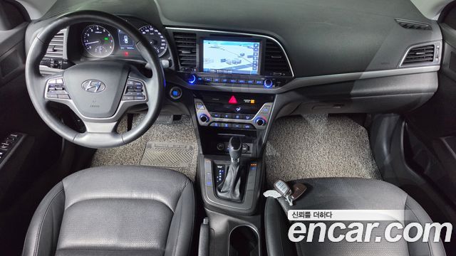 Hyundai AVANTE 2016 — photo 10