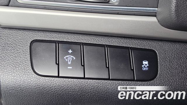 Hyundai AVANTE 2016 — photo 18