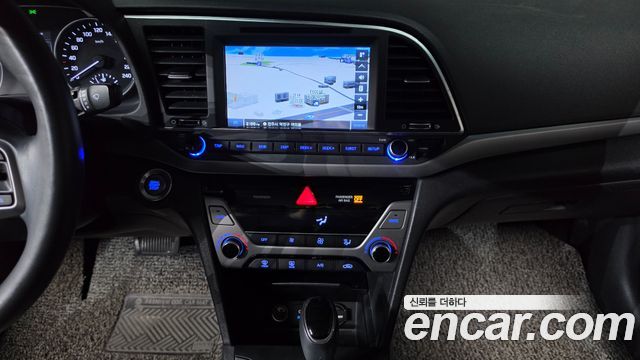 Hyundai AVANTE 2016 — photo 22
