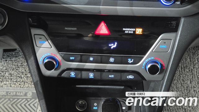 Hyundai AVANTE 2016 — photo 25