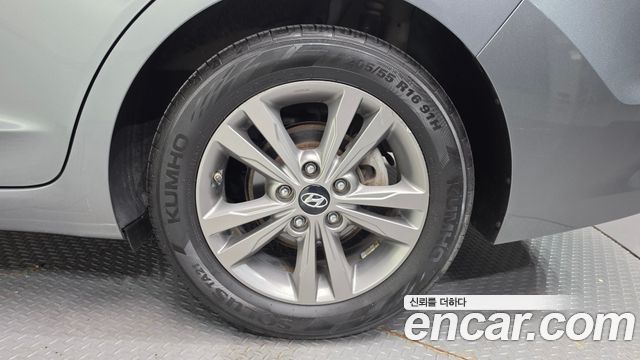 Hyundai AVANTE 2016 — photo 7