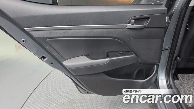 Hyundai AVANTE 2016 — photo 15