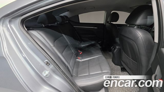 Hyundai AVANTE 2016 — photo 30