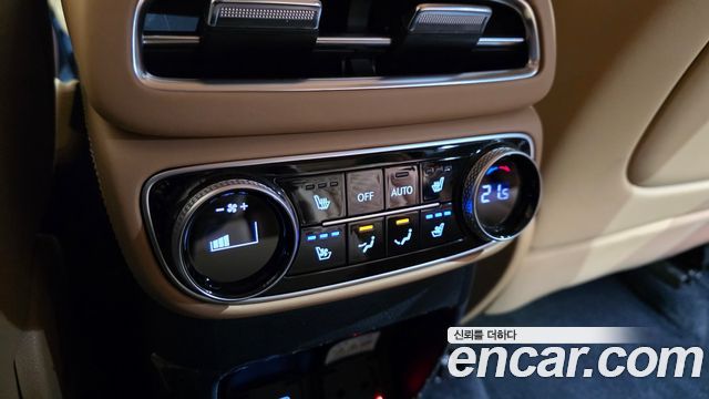 Genesis GV80 2023 — photo 18