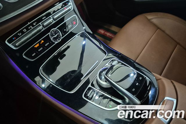 Mercedes-Benz E-Class 2018 — photo 9