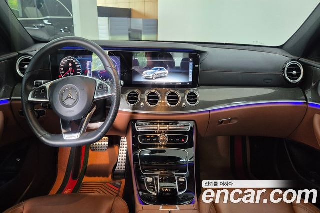 Mercedes-Benz E-Class 2018 — photo 10