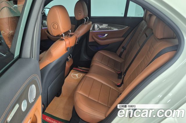 Mercedes-Benz E-Class 2018 — photo 12