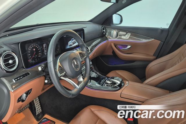 Mercedes-Benz E-Class 2018 — photo 13