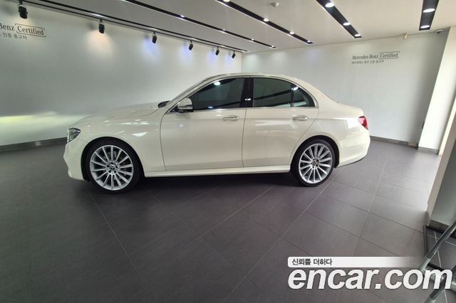Mercedes-Benz E-Class 2018 — photo 18