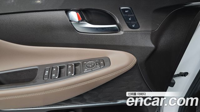 Hyundai Santafe 2019 — photo 24