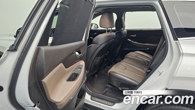 Hyundai Santafe 2019 — photo 27