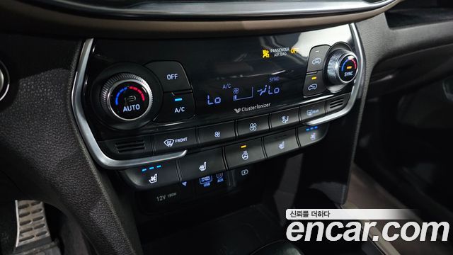 Hyundai Santafe 2019 — photo 32